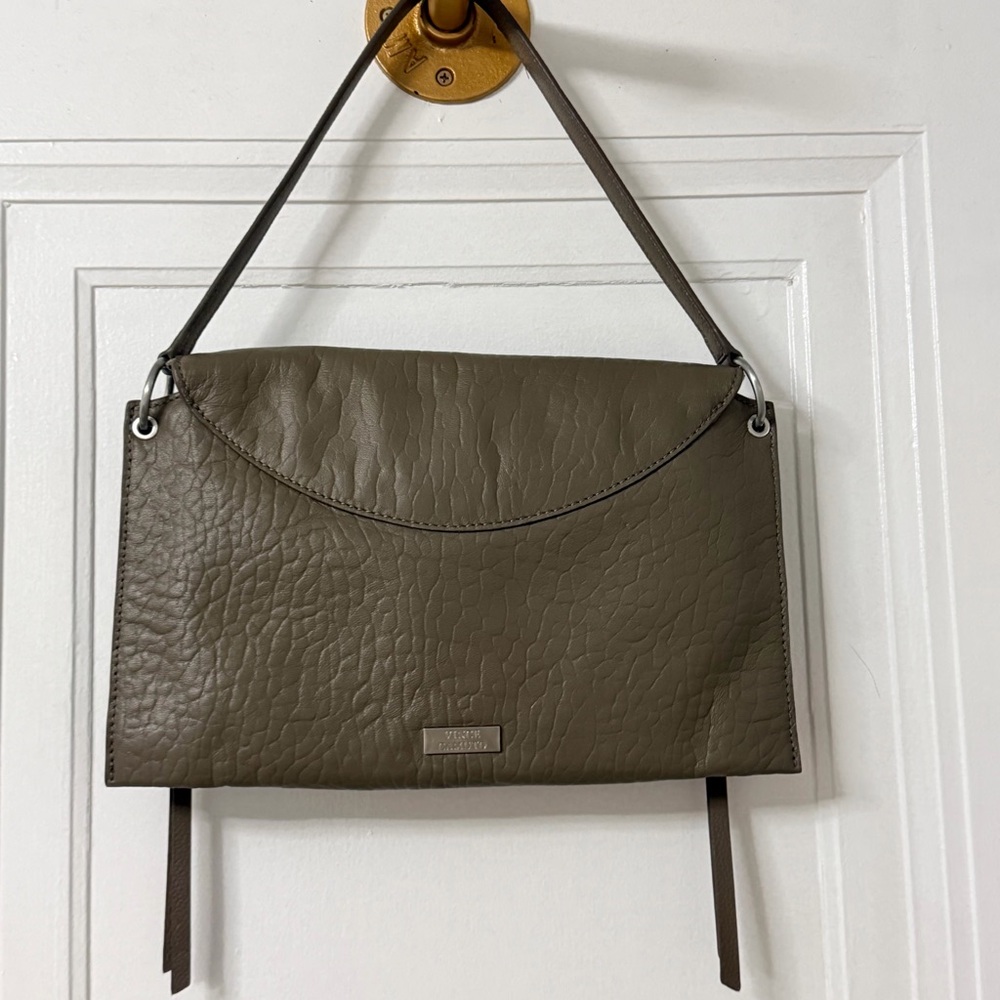 Vince Camuto Bubble Lamb Leather Wayhn Crossbody/Clutch bag. - Picture 3 of 10
